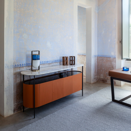 Poltrona_Frau_Mi_Möbel_sind_ein_elegantes_und_vielseitiges_Möbelstück_für_Ihr_Zuhause