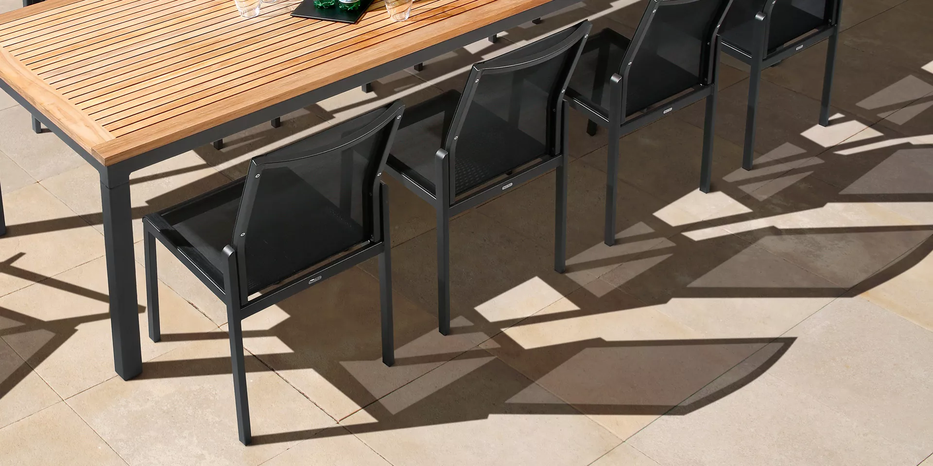 Barlow Tyrie Aura Stapelstuhl