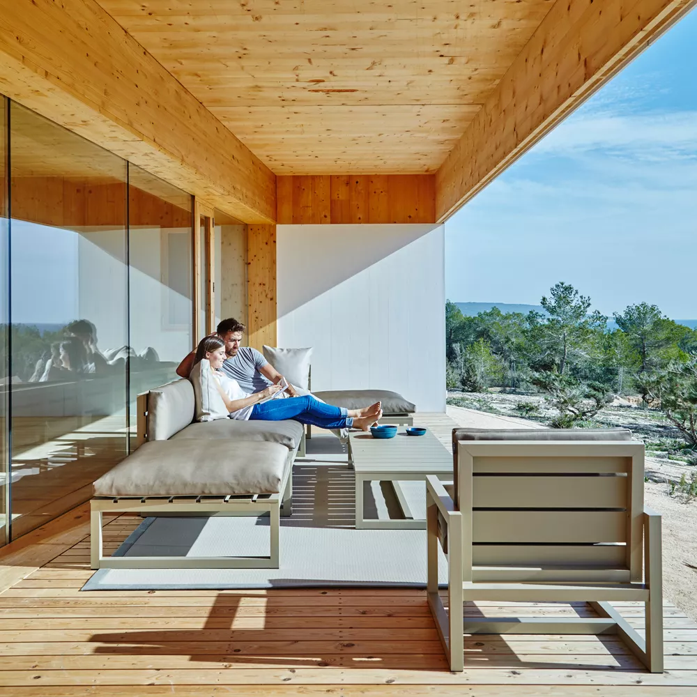 GANDIA BLASCO SALER Loungetisch 70 × 70 cm