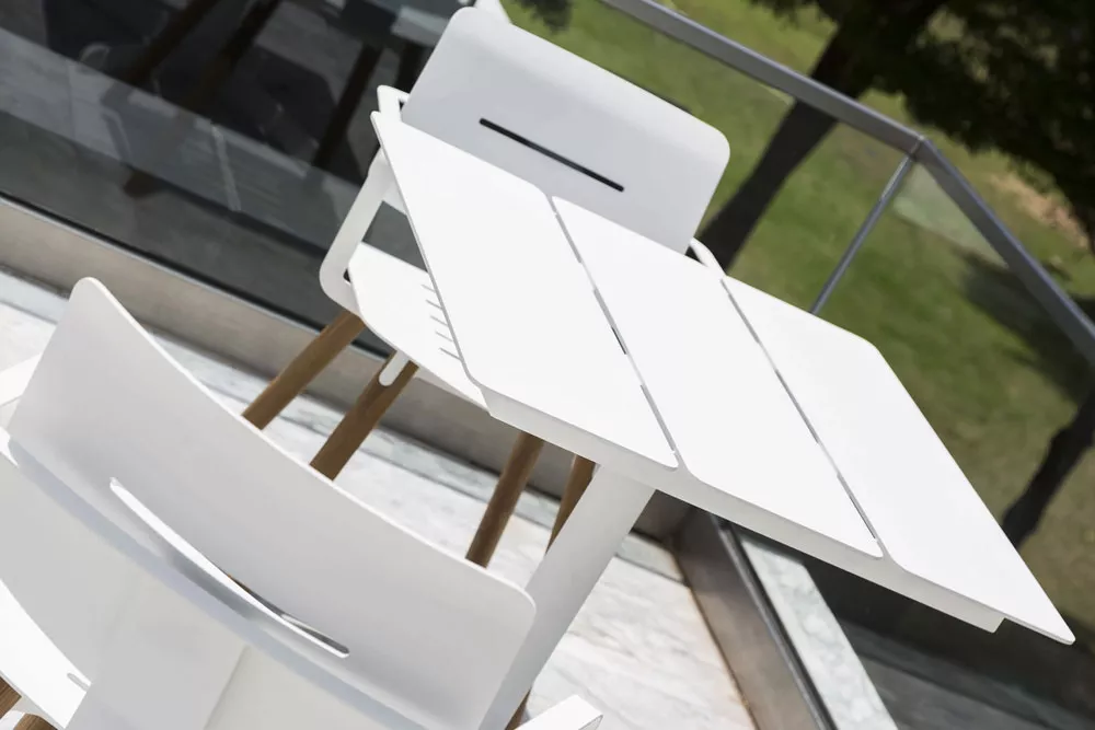 OASIQ CERU Bartisch mit Keramik, Aluminium oder Teakholz Tischplatte 70 × 70 cm