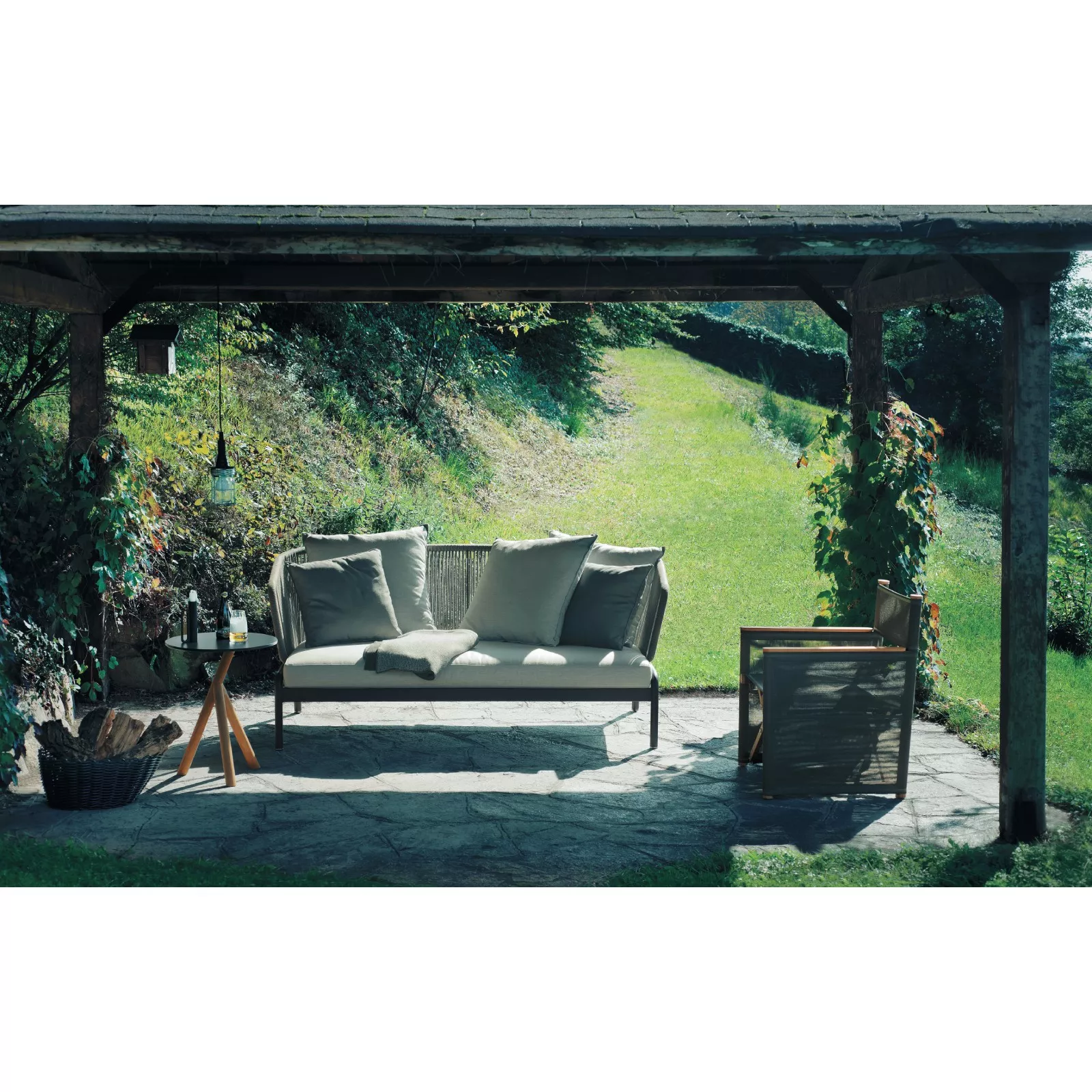 Roda Spool Loungetisch mit HPL oder Steinplatte 120 cm 