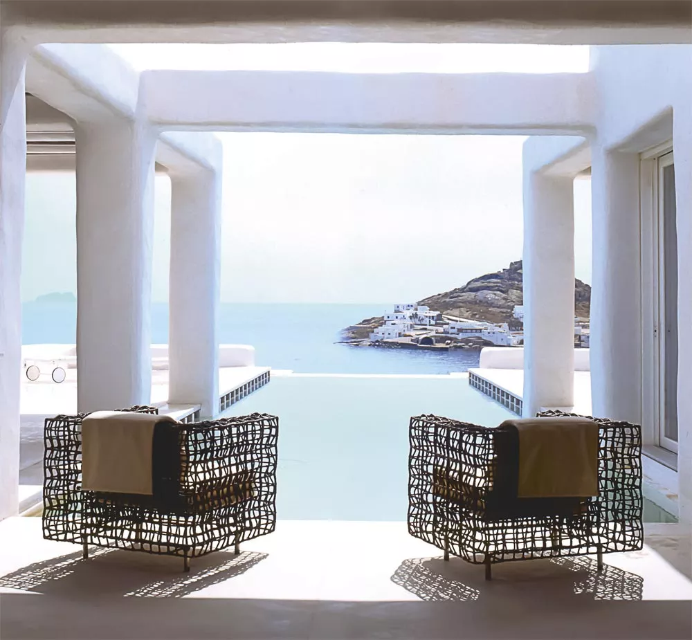 Kenneth Cobonpue Gartentisch Yin & Yang 122 × 122 cm (brown/natural)