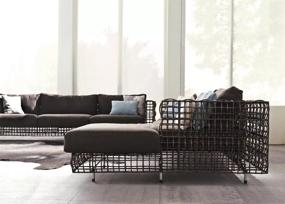 Kenneth Cobonpue Gartentisch Yin & Yang 122 × 122 cm (brown/natural)