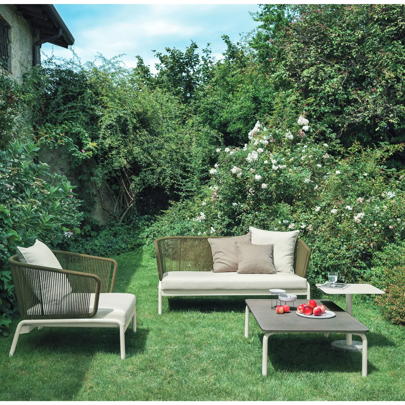 Roda Spool Loungetisch mit HPL oder Steinplatte 120 cm 