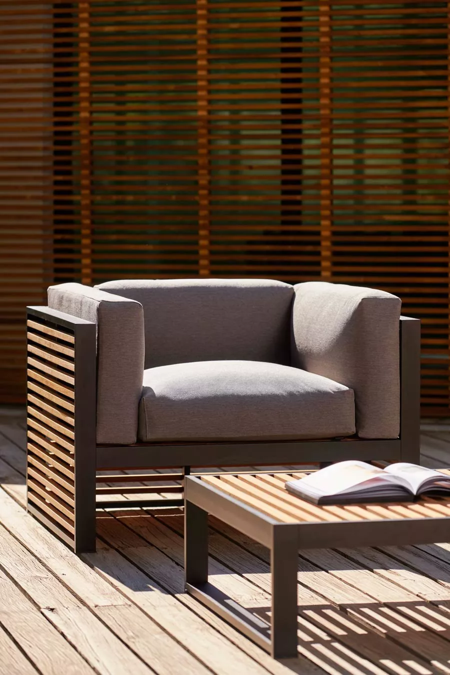 GANDIA BLASCO DNA Teakholz Loungesessel 105 × 88 cm