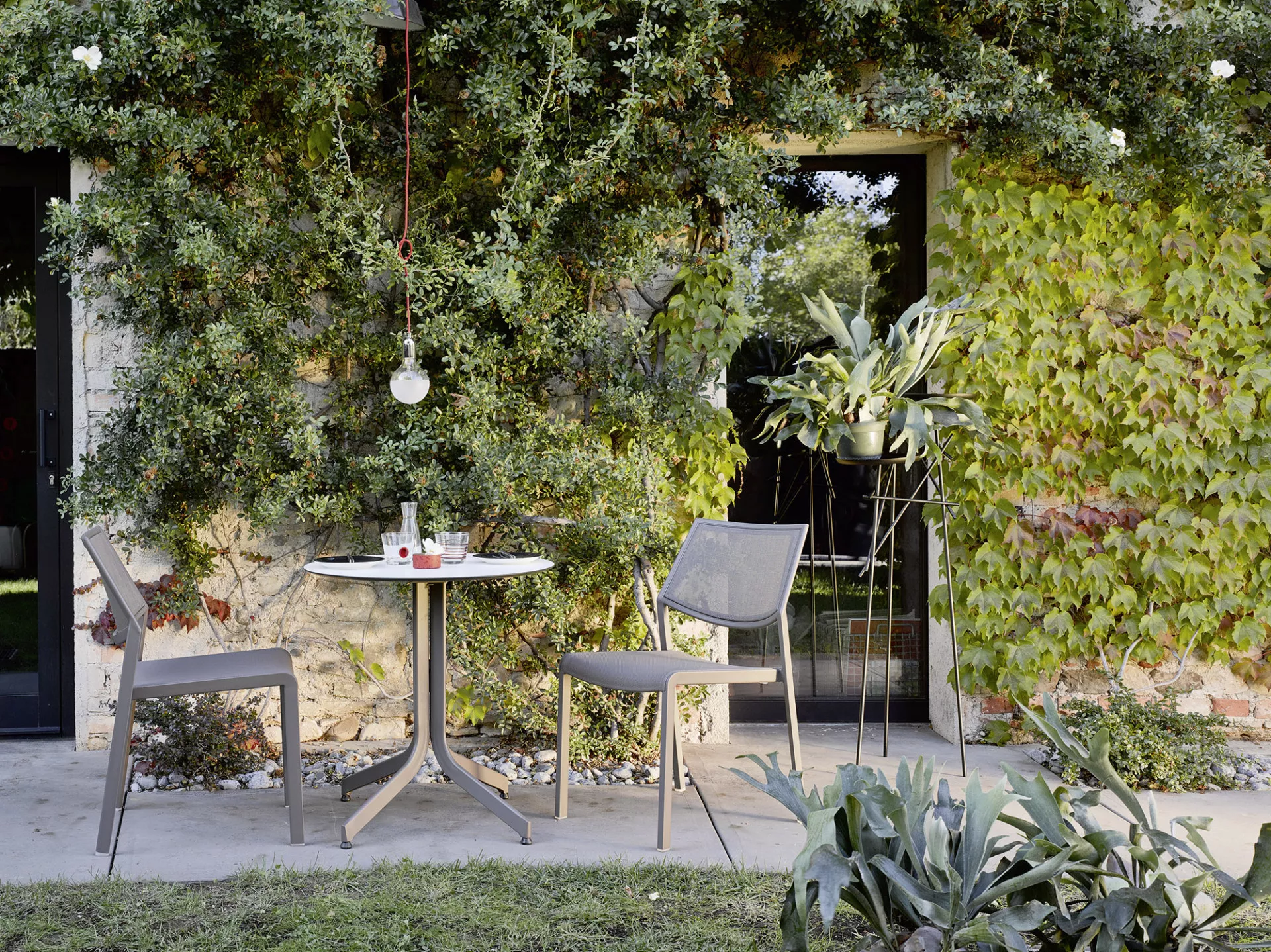 Roberti Samba Rio Bartisch konfigurierbar, rund HPL 80 und 100 cm