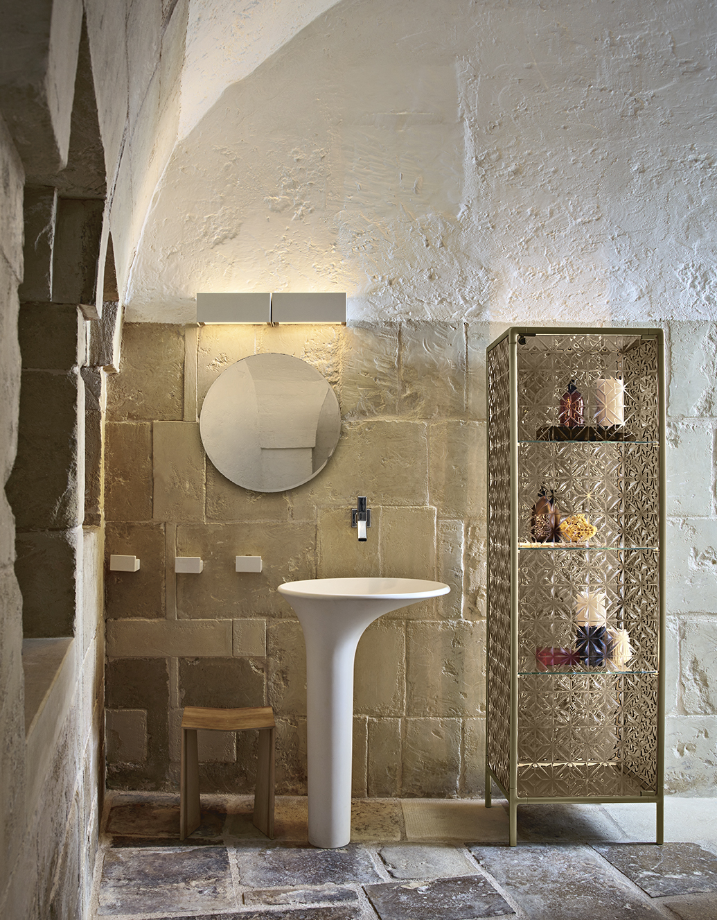 FIAM ECHO Vitrine • optional mit LED-Beleuchtung