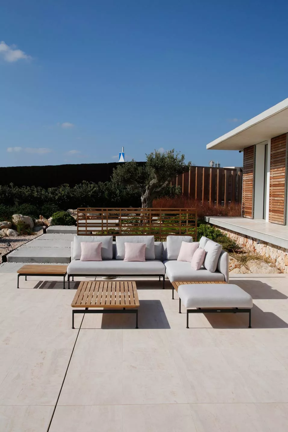 Barlow Tyrie Layout Gartenstuhl • Armlehnstuhl 60 × 53 cm