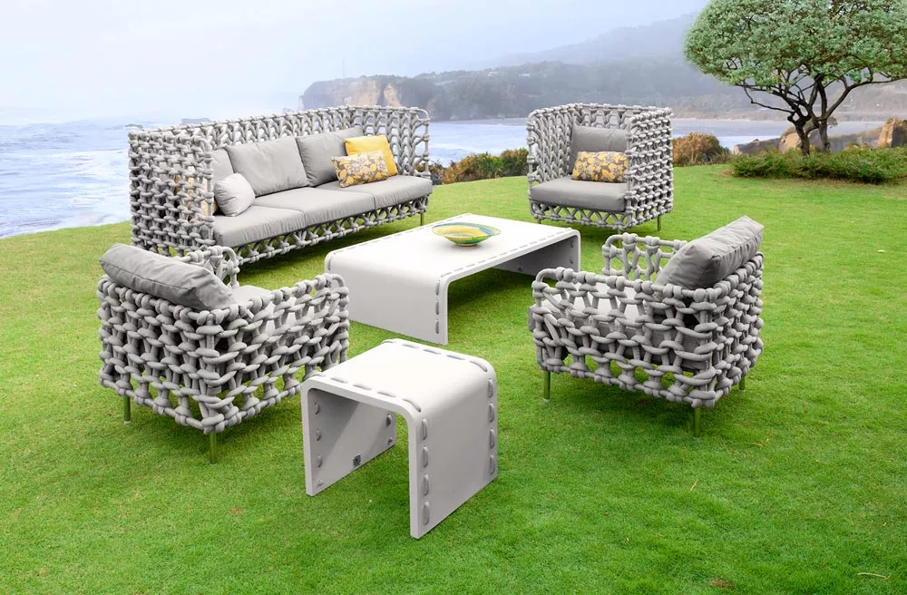 Kenneth Cobonpue Loungesofa Cabaret mit hoher Rückenlehne