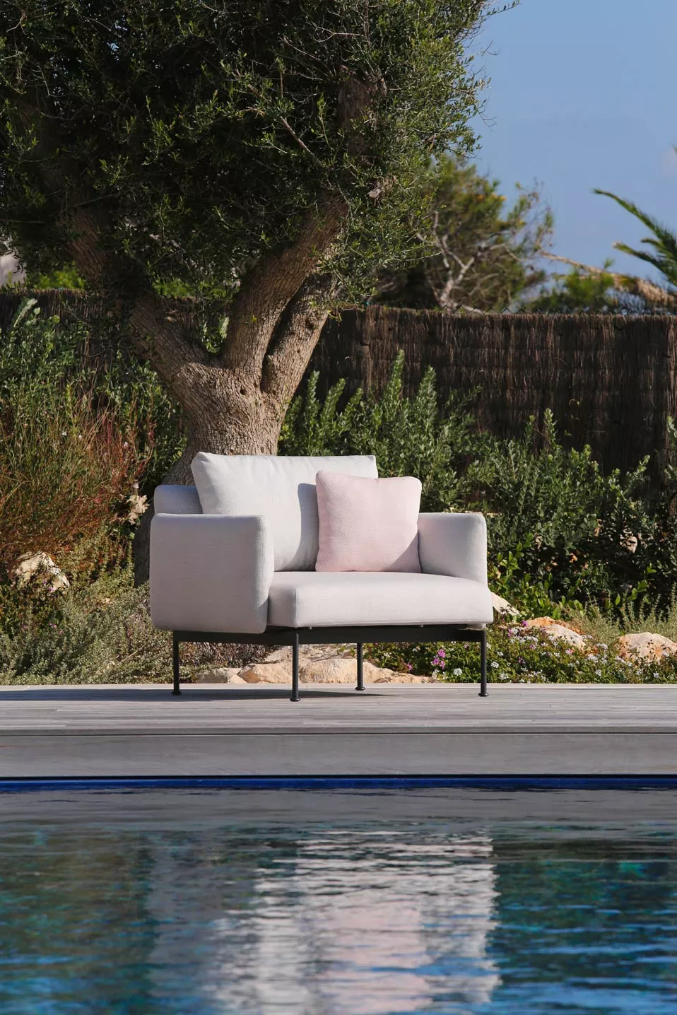 Barlow Tyrie Layout Loungesessel • Gartensessel 96 cm