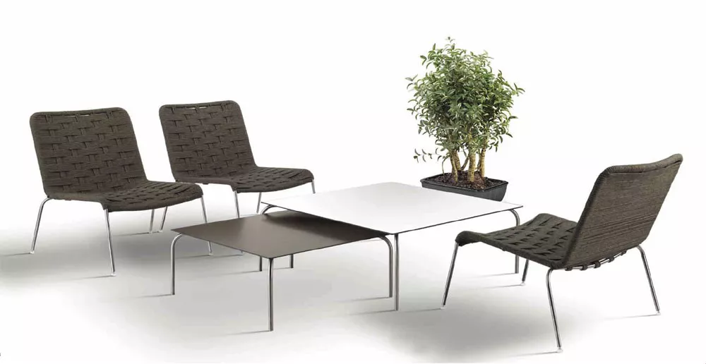 Coro Jubeae Loungesessel mit Gurtgeflecht stapelbar