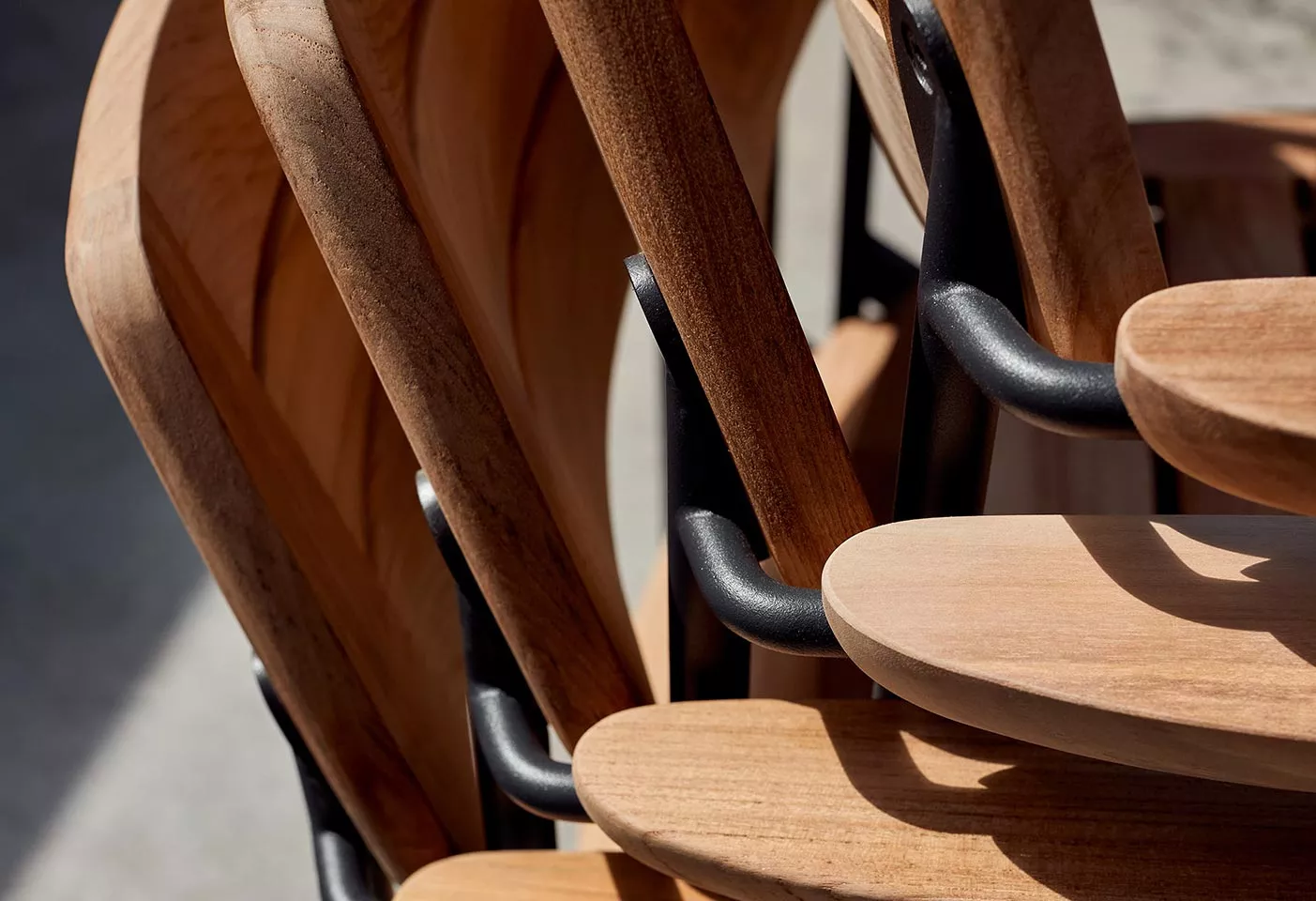 Barlow Tyrie Layout Gartenstuhl • Armlehnstuhl 60 × 53 cm