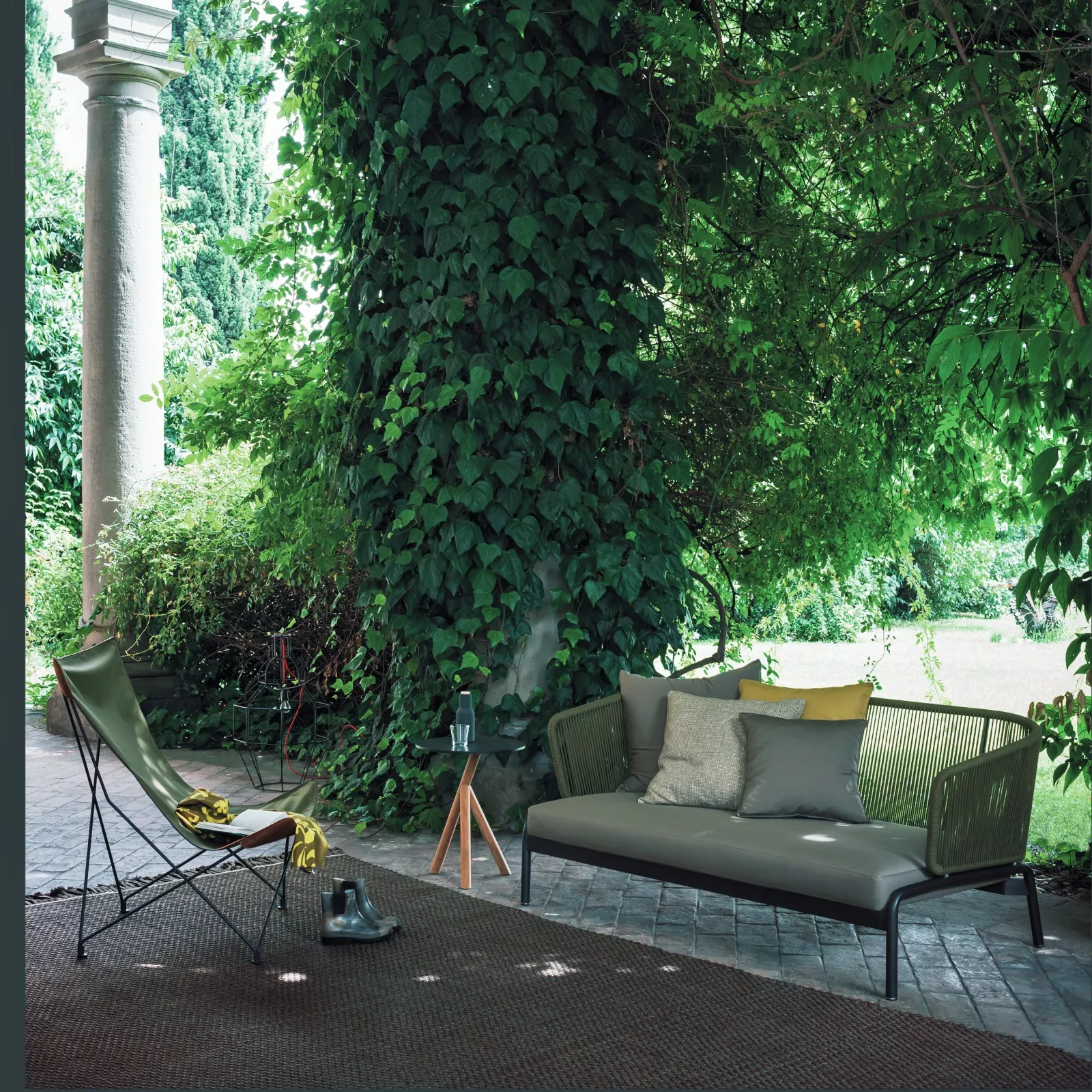 Roda Spool Loungetisch mit HPL oder Steinplatte 120 cm 