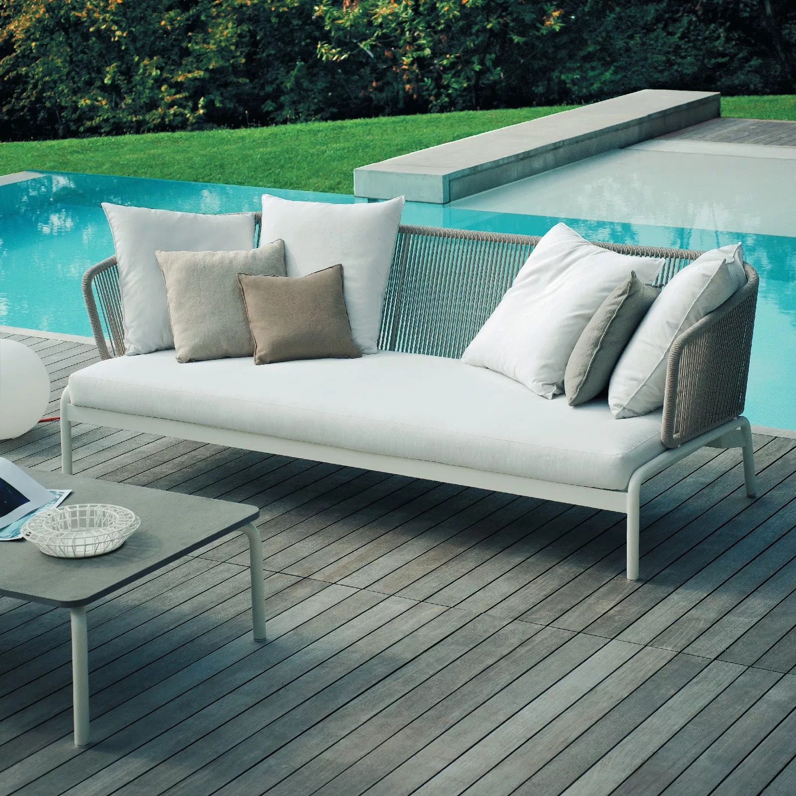 Roda Spool Loungetisch mit HPL oder Steinplatte 120 cm 