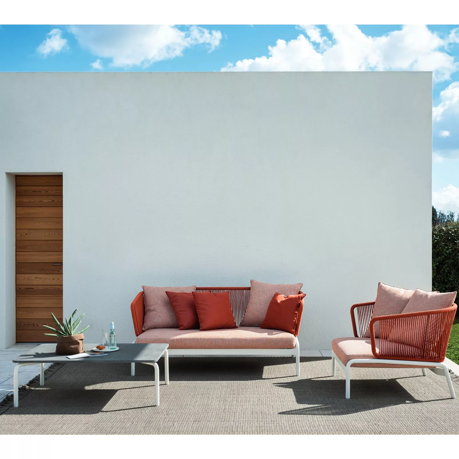 Roda Spool Loungetisch mit HPL oder Steinplatte 120 cm 