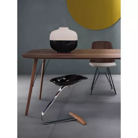 Zanotta • MEZZADRO • Hocker • freischwingend