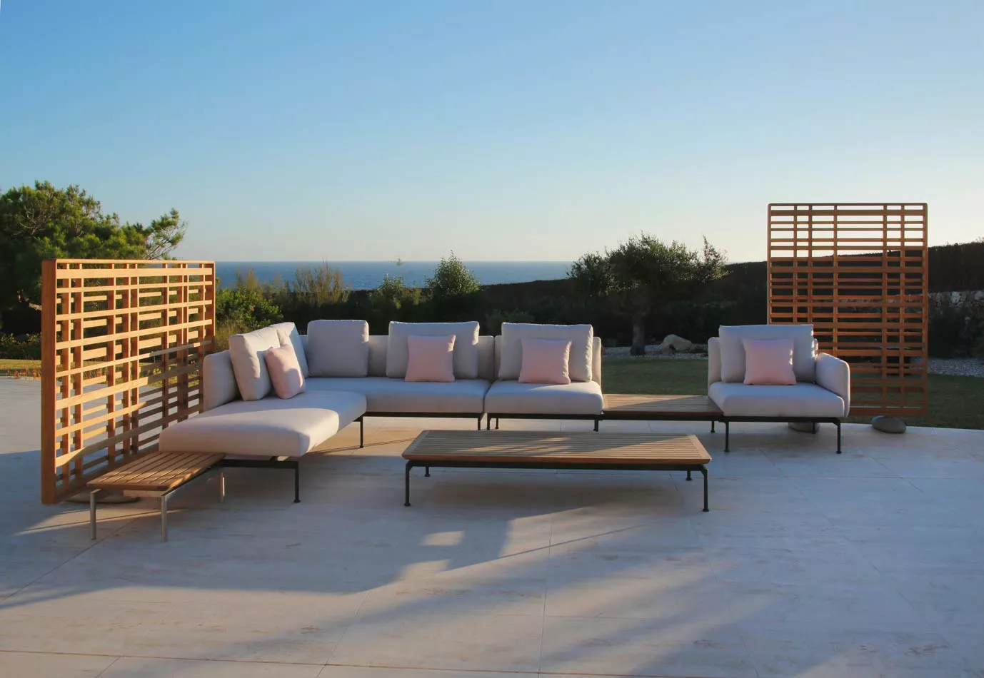 Barlow Tyrie Layout Loungehocker • Gartenhocker 83x83 cm