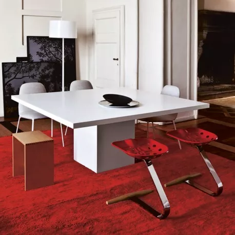 Zanotta • MEZZADRO • Hocker • freischwingend