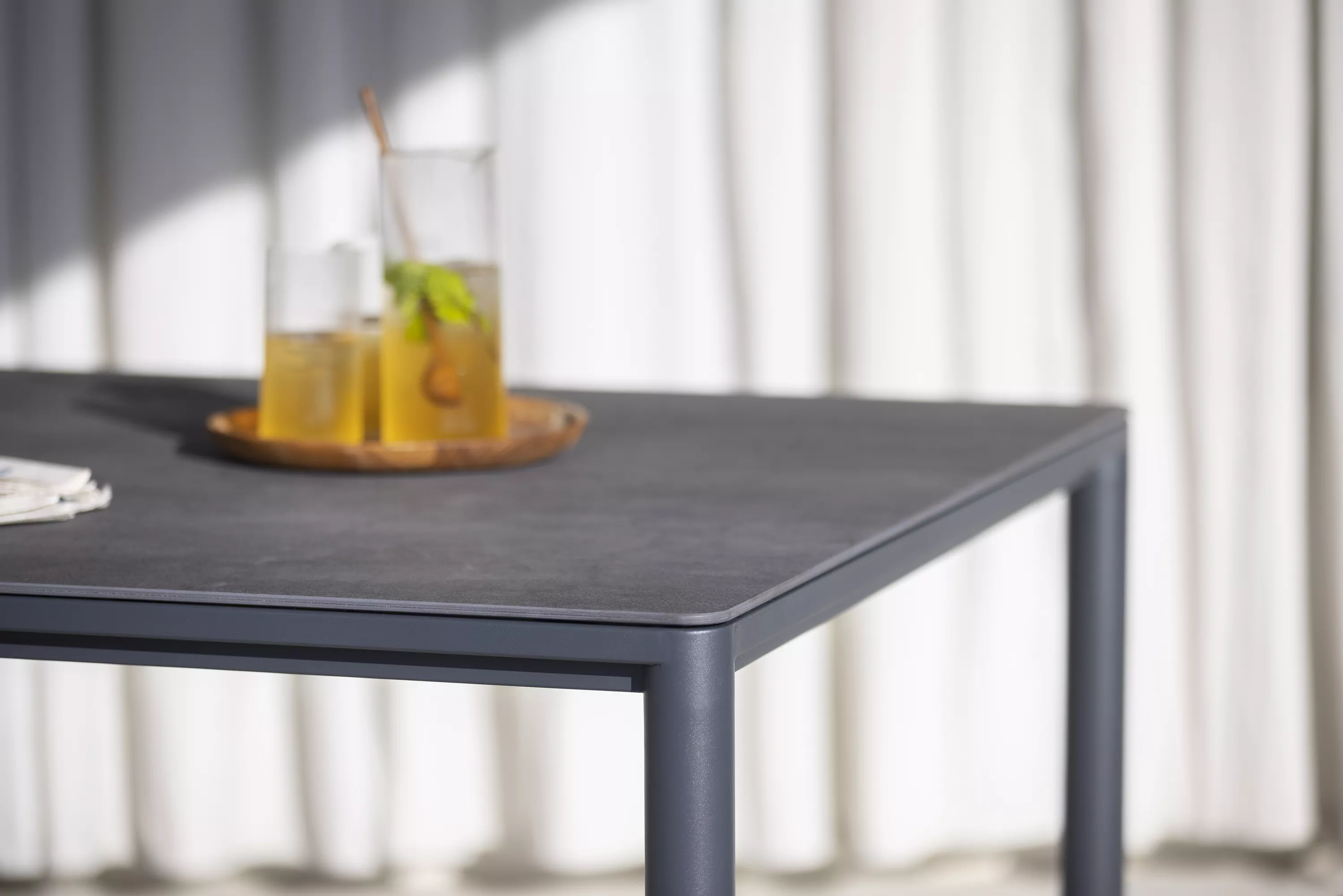 Todus Alca Esstisch, quadratisch 90cm oder 100cm - HPL-Tischplatte