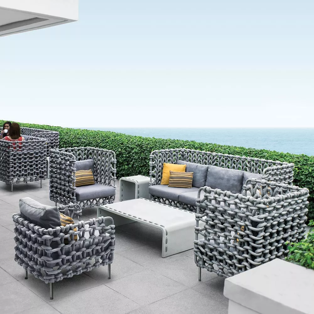 Kenneth Cobonpue Loungesofa Cabaret mit hoher Rückenlehne