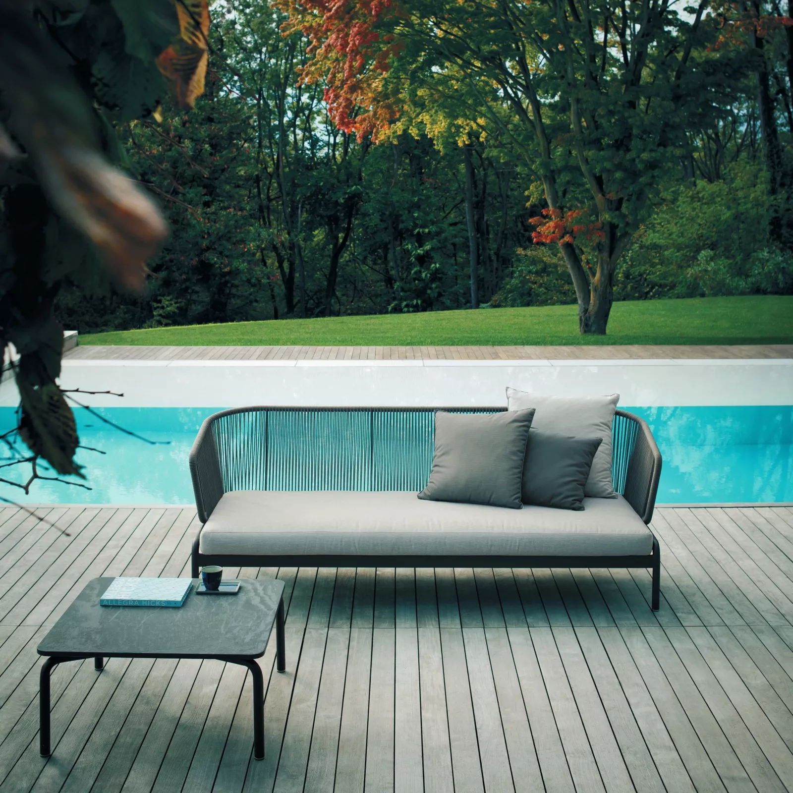 Roda Spool Loungetisch mit HPL oder Steinplatte 120 cm 