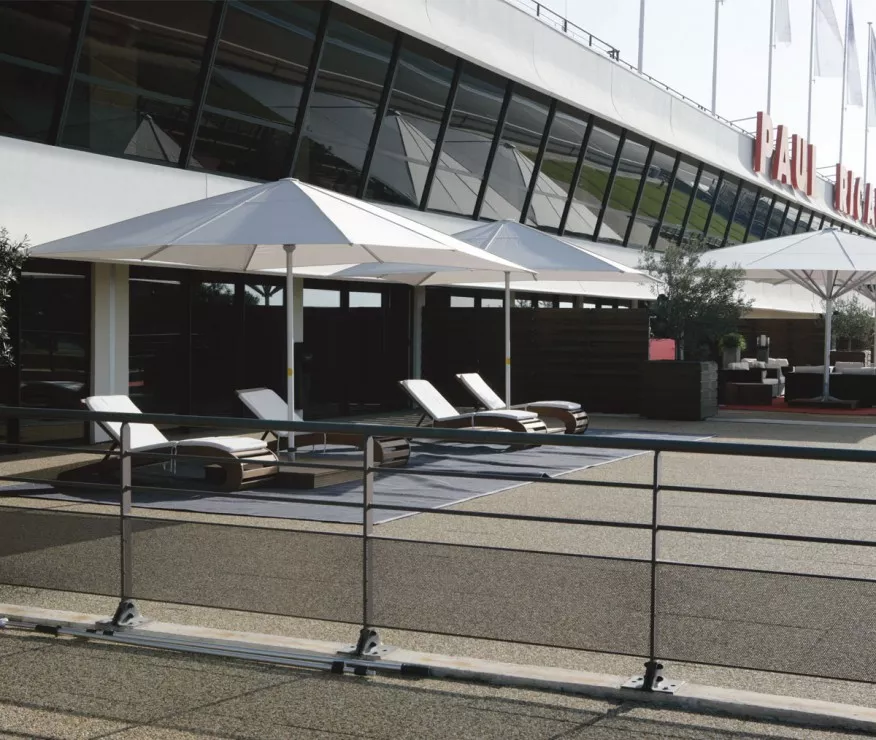 May Sonnenschirm Albatros quadratisch 8-Teiler mit Volant