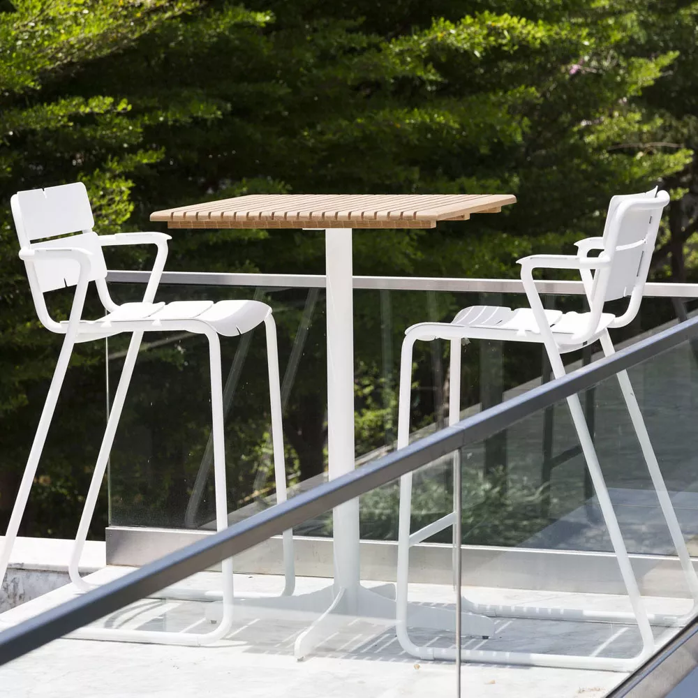 OASIQ CERU Bartisch mit Keramik, Aluminium oder Teakholz Tischplatte 70 × 70 cm