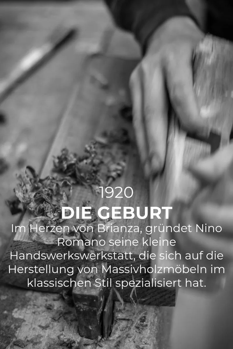 Schwarz-weiß Bild eines Handwerkers in einer Werkstatt, der an einem Holzstück arbeitet, mit Text über die Gründung einer Möbelwerkstatt.